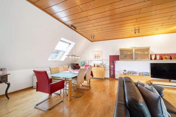 Wohn - Essbereich DG