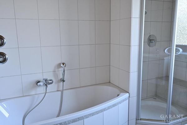 Wanne-und-Dusche-DG
