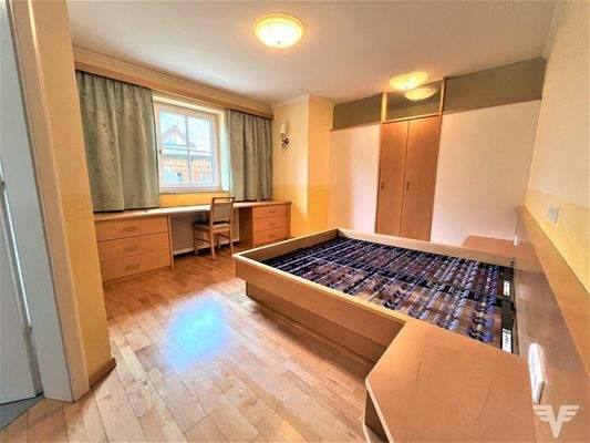 Schlafzimmer 1 im EG