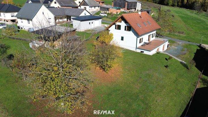 Drohnenansicht Garten