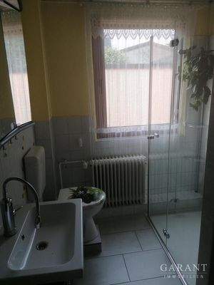 10 Bad mit Dusche neu