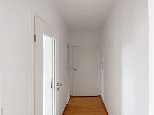 Flur mit Küche und Bad.JPG