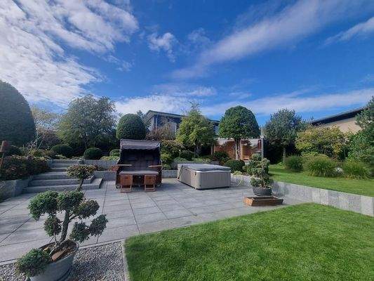 Jacuzzi und Strandkorb