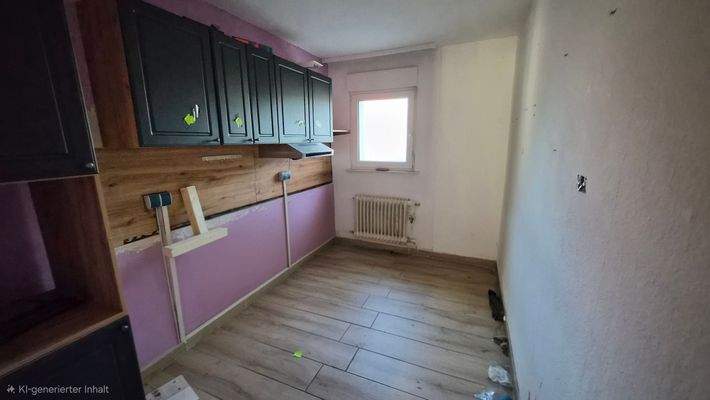 Kleine Küche mit Fenster OG