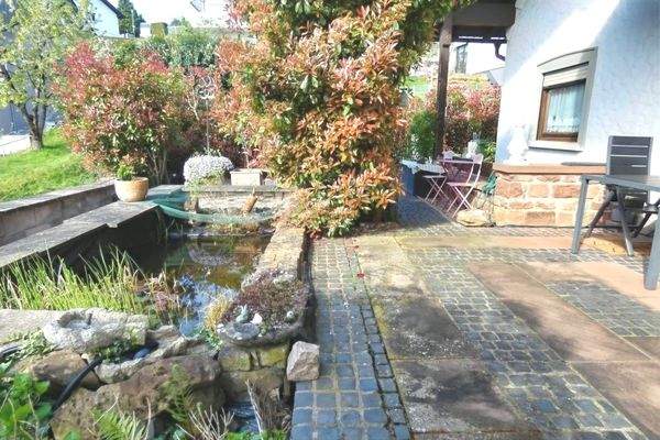 kleiner Teich vor der Terrasse