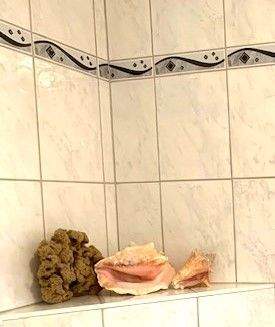 schöne Fliesen im Bad