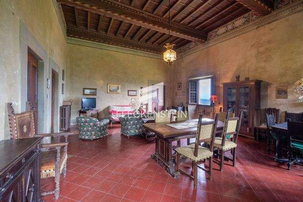 31  Westliche Einganghalle im ersten Stock