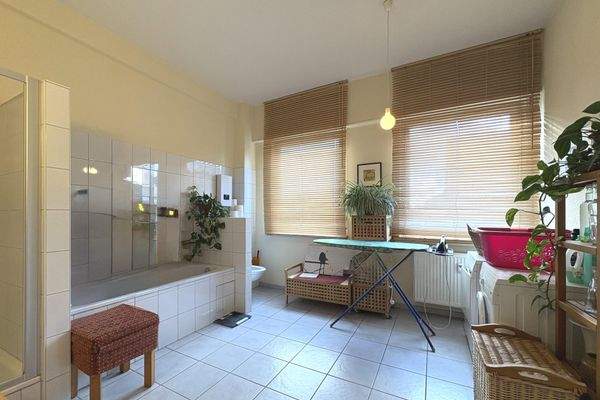 Tageslichtbadezimmer 2. OG rechts