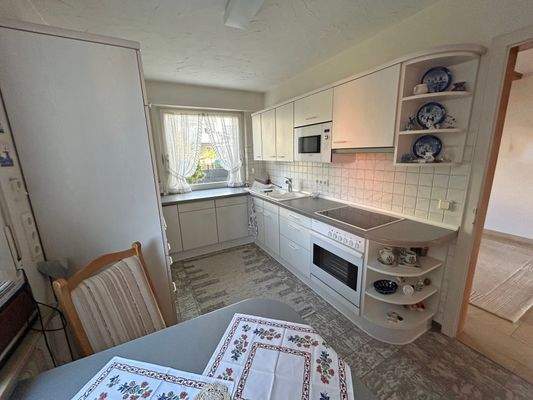 Küche mit EBK im OG