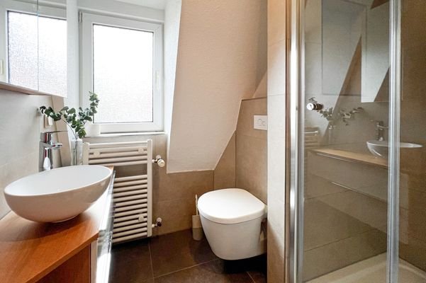 Tageslichtbad mit Dusche