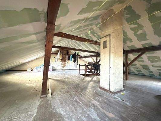 Spitzboden Haus Nr. 8