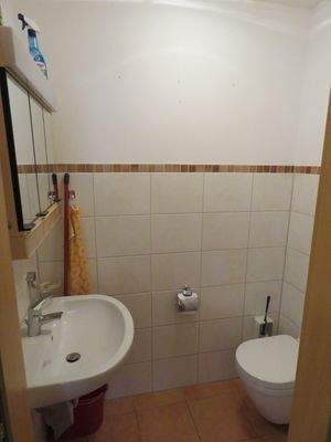35 WC mit Waschgelegenheit (Benutzerdefiniert).jpg