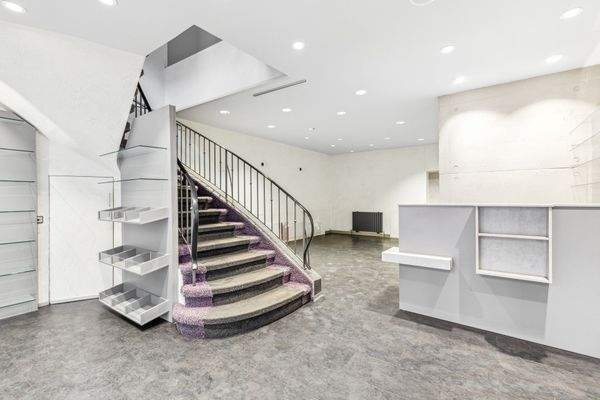 IMAXX_43439_EG_Theke_Treppe