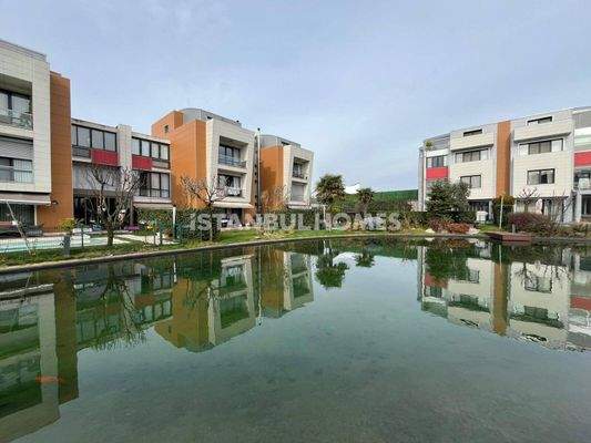 Duplex Apartment in a Complex Close to the Metro in Istanbul