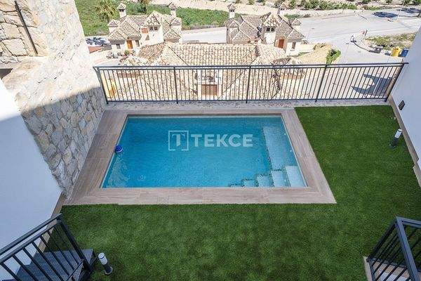 Contemporary Golf Villas with Pool in La Finca Algorfa