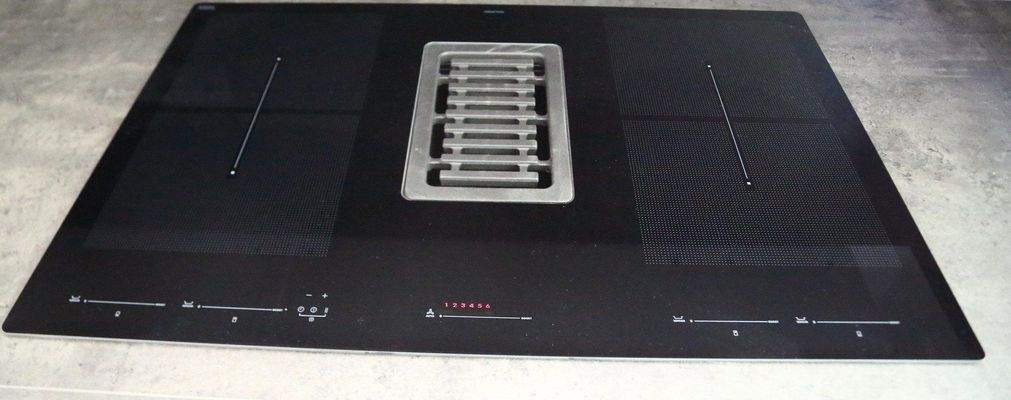 Ceranfeld mit Dunstabzug