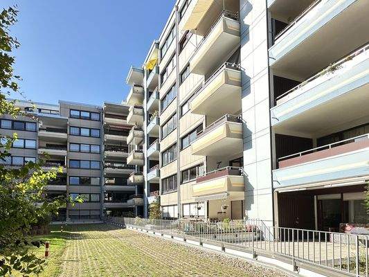 Blick in Richtung Balkone - Innenhof