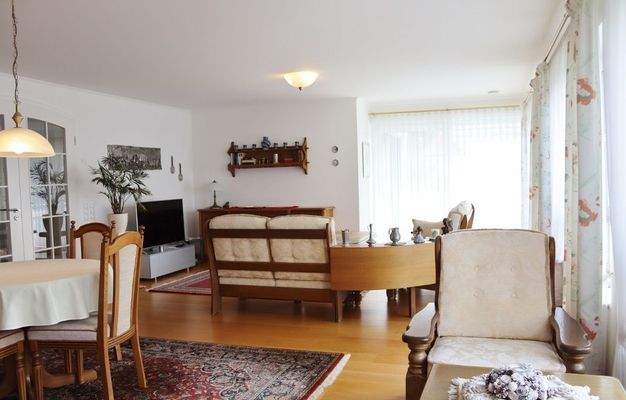 Wohnbereich 2 mit Balkonzugang