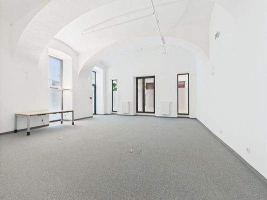 CAM04191G0-PR0048-STILL007