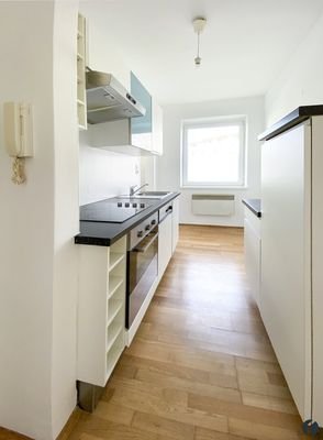 Küche samt Einbaugeräten