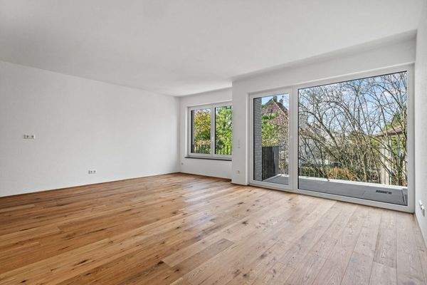 Lichtdurchfluteter Wohn-/Essbereich