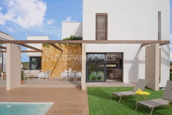 4-Bedroom Detached Properties Close to Beach in Orihuela