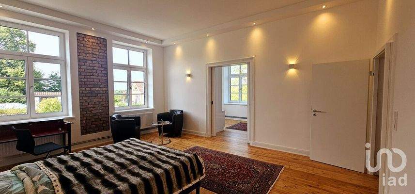 27 Schlafzimmer mit Ankleideraum