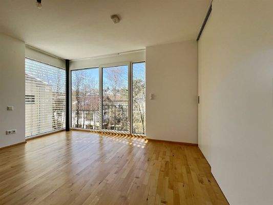 Bodentiefe Fenster in den Schlafzimmern OG