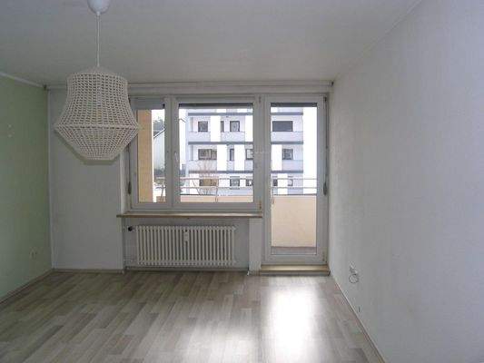 Wohnzimmer mit Süd-West-Balkon