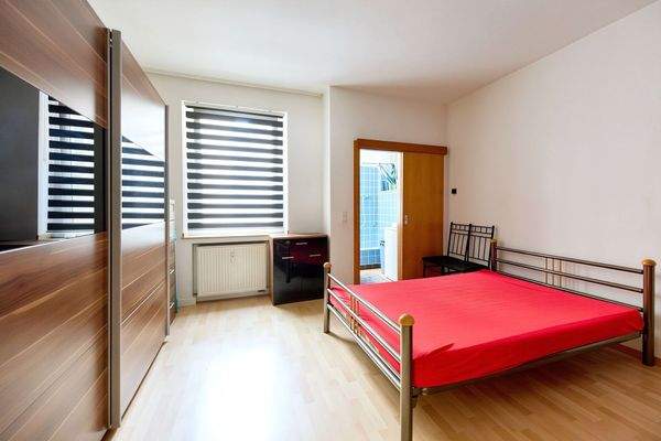 Schlafzimmer 1. OG (Straße)