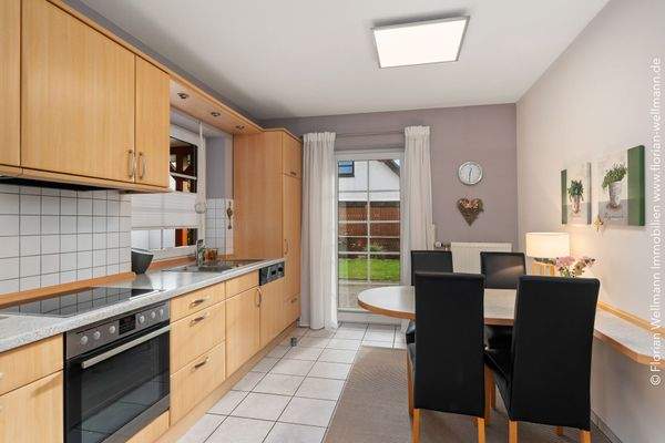 Küche mit Zugang zur Terrasse 13,63 m²