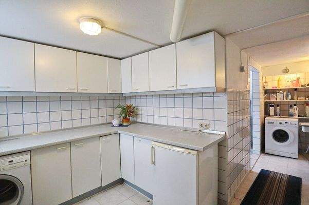 Waschküche mit Außenzugang