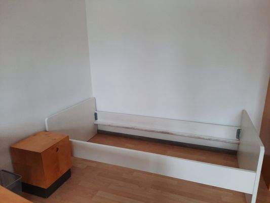 Bett - kann auf Wunsch gestellt werden