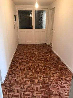 Wohnungseingangstür /Flur