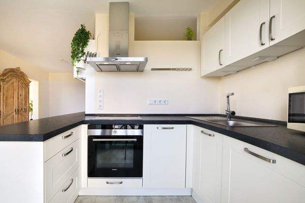 Einbauküche mit Geräten