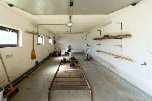 Garage mit Montagegrube