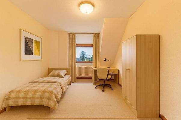 Jugend virtuell möbliert