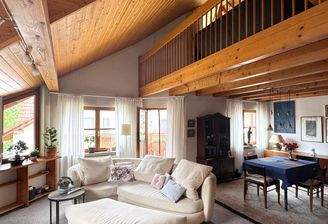 Großzügiges Wohnzimmer