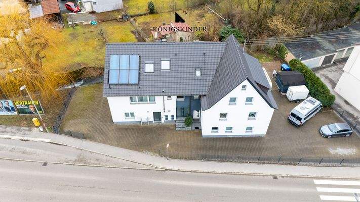 Grundstück mit insgesamt 10 Stellplätzen