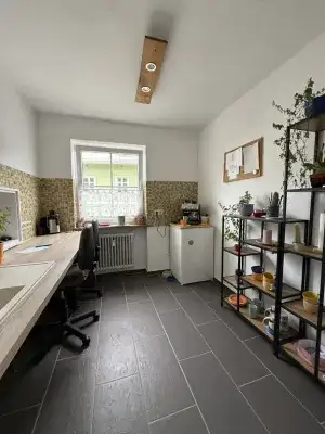 a3b63a23-3de0-42d0-942d-69a080804960-1901151799.we