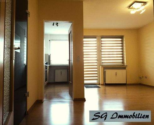 Küche und Wohnzimmer