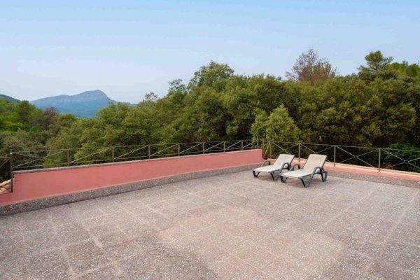 Finca mit Privatsphäre und Bergblick zum Verkauf in Puigpunyent, Mallorca