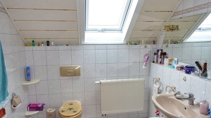 Bad im Dachgeschoss