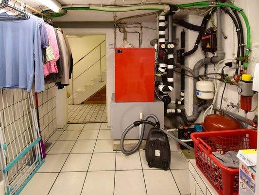 Wasch-/ Heizungskeller