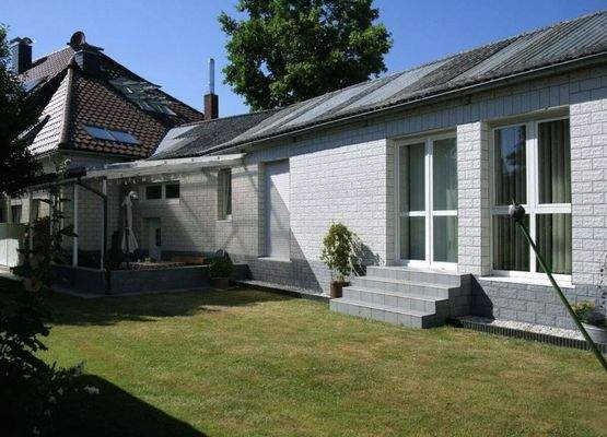 Terrasse (Gewerbe-Anbau)