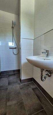 Gäste-WC mit Dusche im EG Beispiel