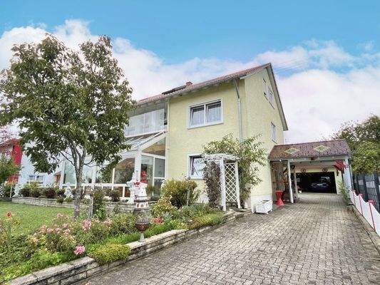 3-Familienhaus mit Doppelgarage