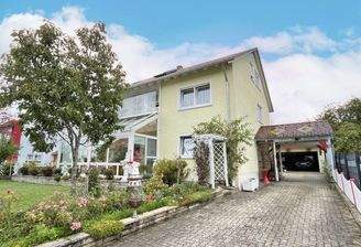 3-Familienhaus mit Doppelgarage