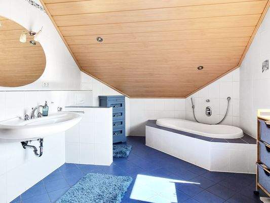 Engel &amp; Völkers Trier - Bad.jpg