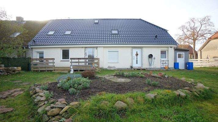 Hausansicht vom Garten